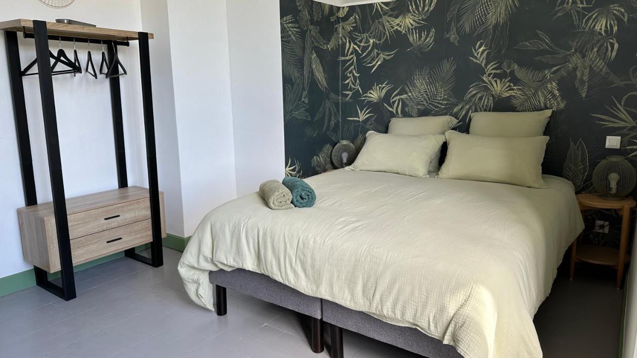 Chambre Tropicale Au Domaine De L'Aven Villeneuve-Minervois Экстерьер фото